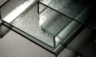 玻璃熔点普通玻璃的熔点是多少?
