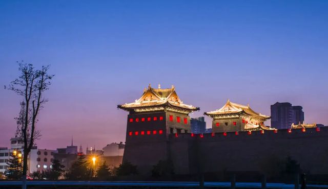 大同是历史文化名城之一，素有“凤凰城”和“中国煤都”之称