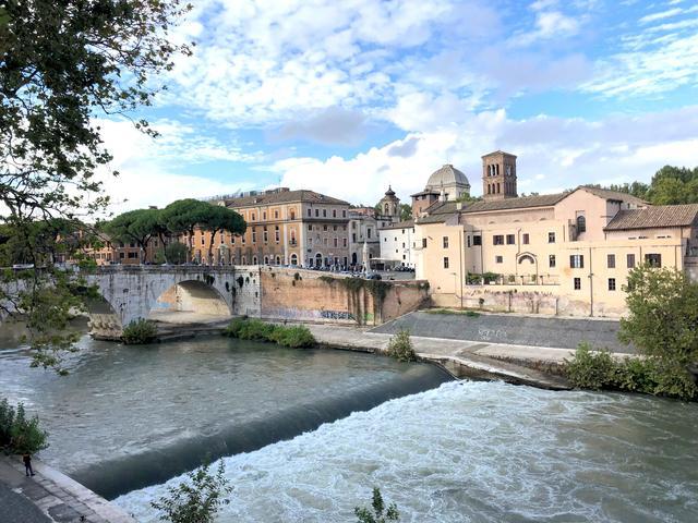 欧洲游记：罗马台伯河的风光 Beauty of River Tiber