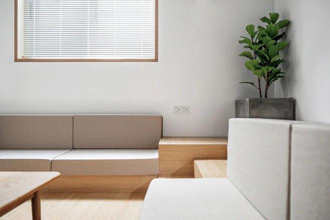 越来越多人客厅不要沙发，用这2种设计代替，舒服又好用！